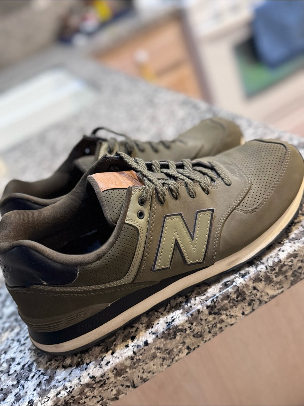 New Balance Men's Olive Green Low-Top Sneakers